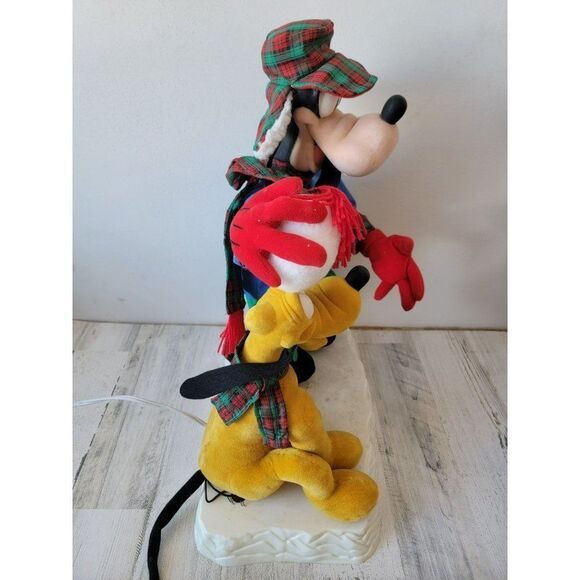Santa's best goofy Pluto snowball fight animated motionette Xmas decor - Picture 12 of 16